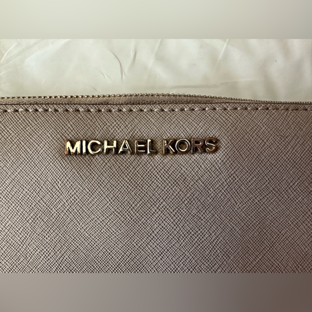 Michael Kors Grey Wallet Zipper Closure Pre-Loved As-Is - Picture 3 of 13